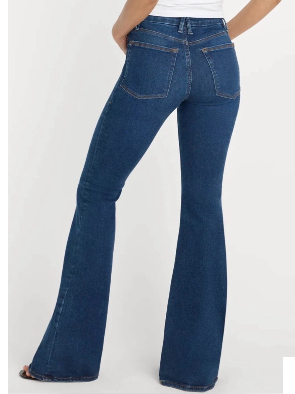 Good American Women’s Stretch Pull On Flare Jeans